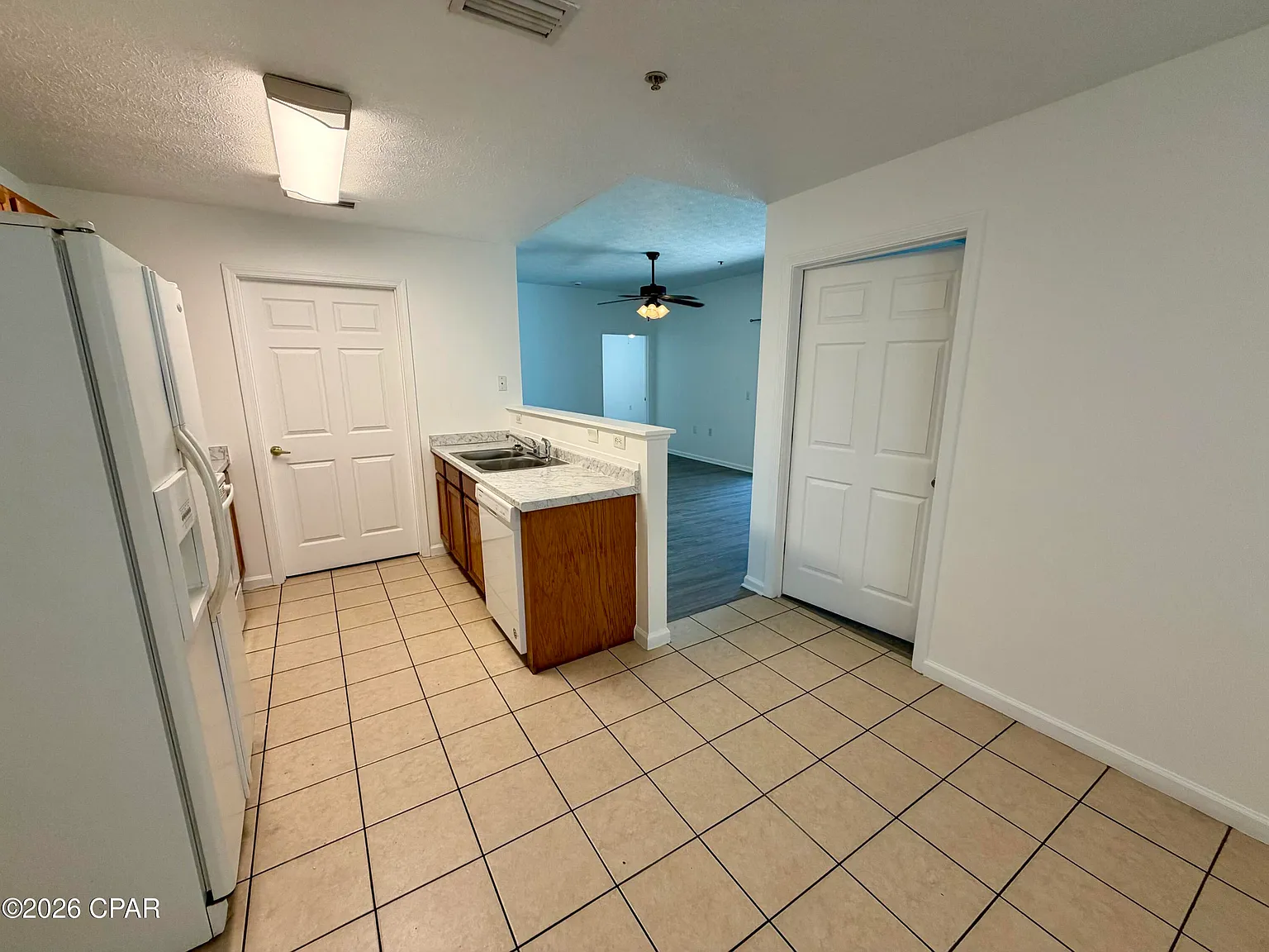 3 bed, 1200 sqft, $1,550 — Photo 3