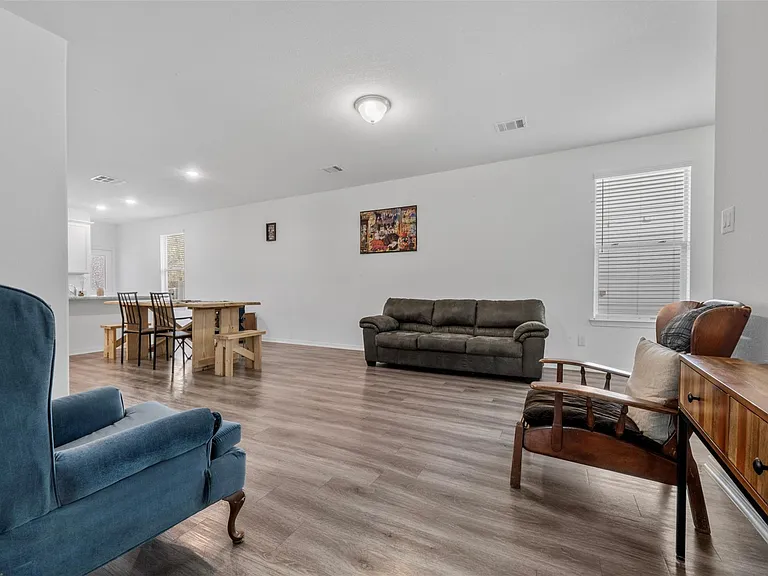 21214 George Vancouver Ct — Photo 9