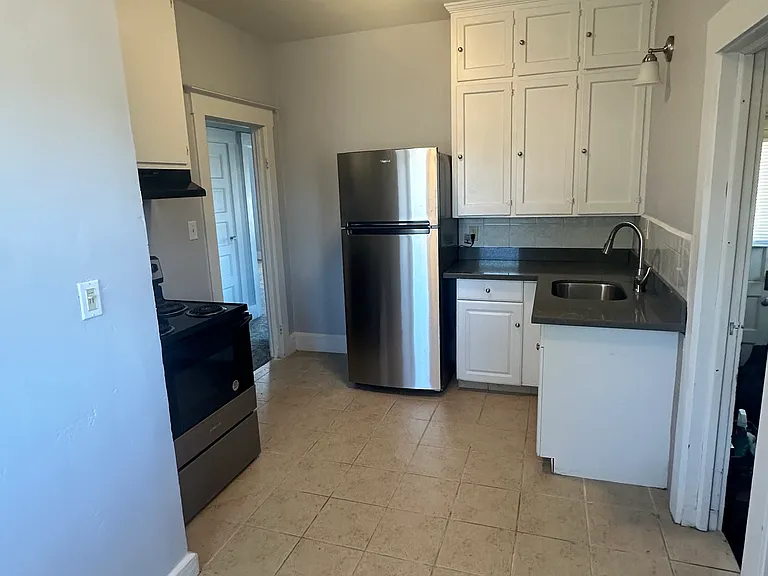 702 Alameda St — Photo 12