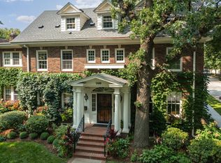 2400 W Lake Of The Isles Pkwy, Minneapolis, MN 55405