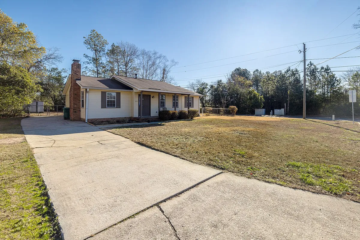 Building Photo - 125 Magnolia Dr
