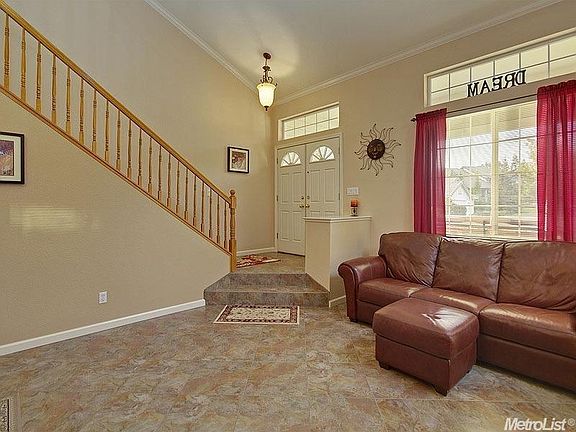3rd image of 3081 Dorchester Way