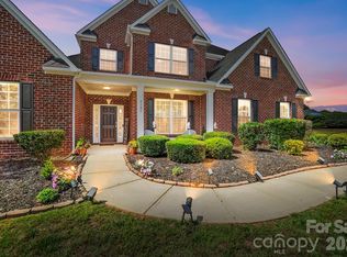 5305 Radcliffe Dr, Waxhaw, NC 28173