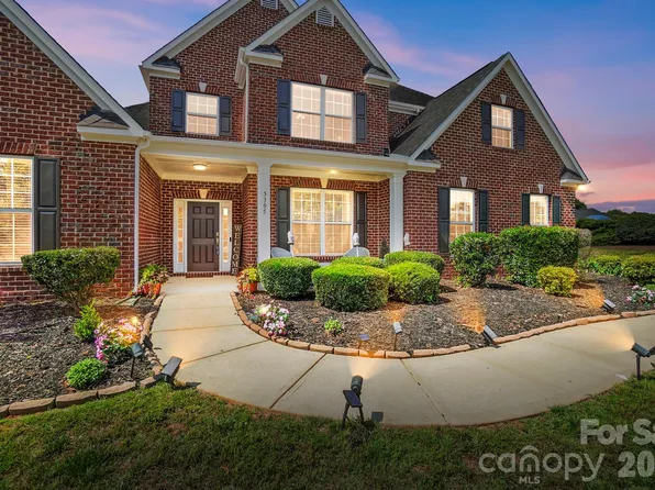 5305 Radcliffe Dr, Waxhaw, NC 28173