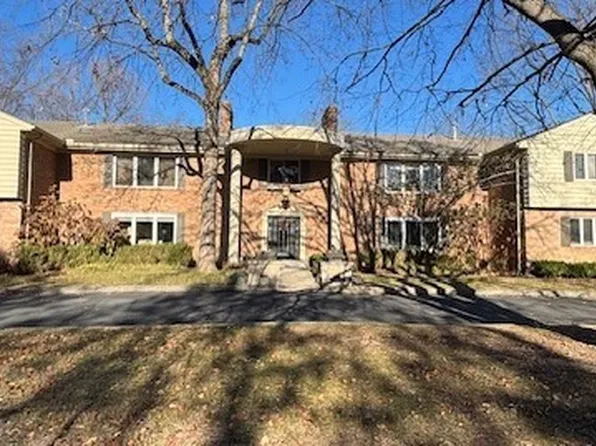 121 E Schantz Ave, Oakwood, OH 45409