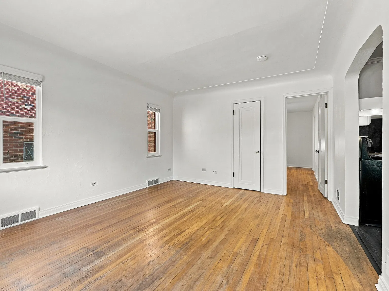 2 bed, 1260 sqft, $2,800 — Photo 4