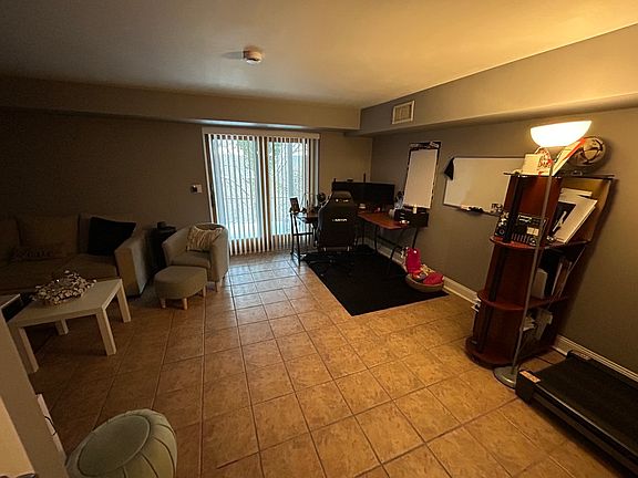 4th image of 18 Brewster Woods Dr