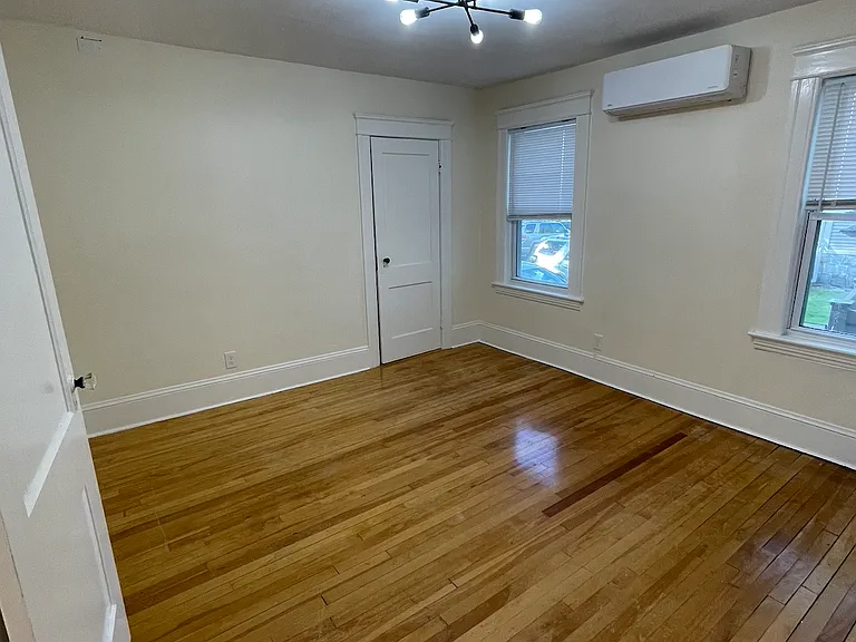 8 Underwood St #A — Photo 7