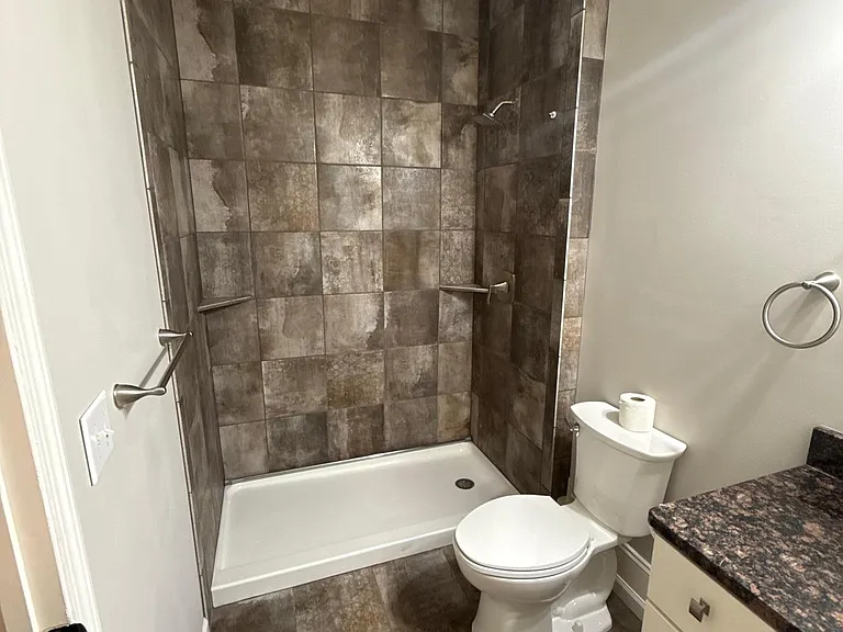 11631 Tomahawk Creek Pkwy #J — Photo 24