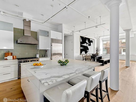 2nd image of 141 Wooster St #5CD