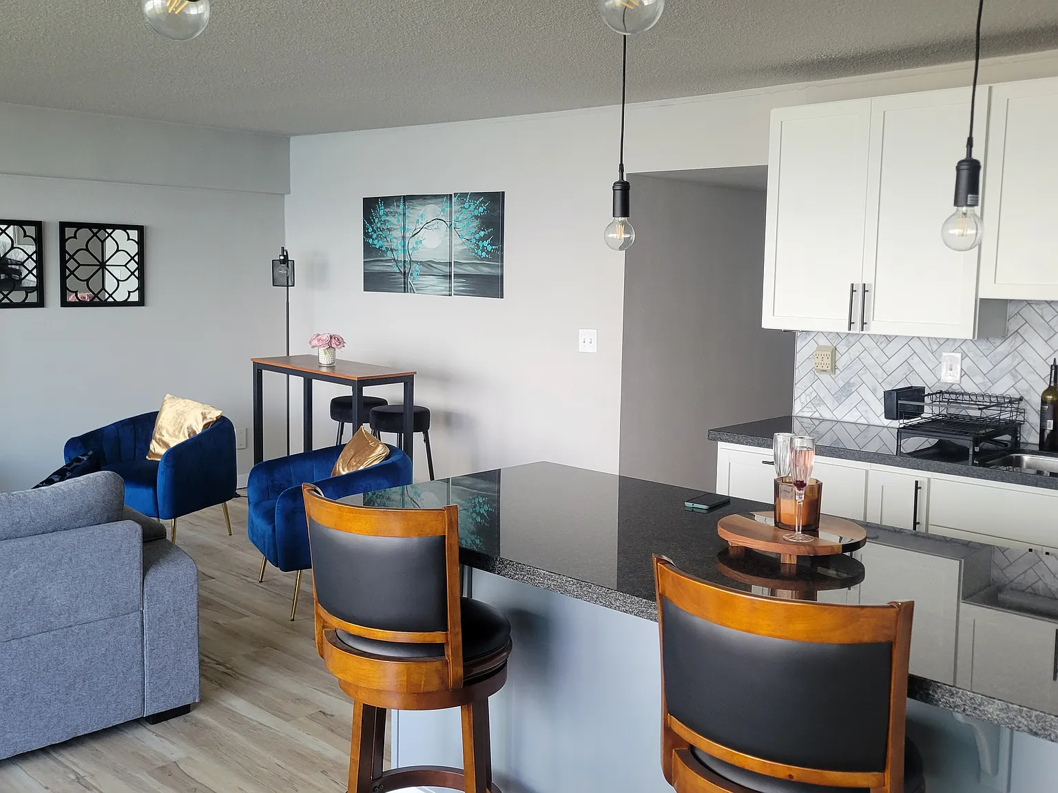 2 bed, 1.5 bath, 888 sqft, $3,200 — Photo 4