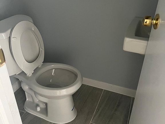 5th image of 3780 Bandon Dr