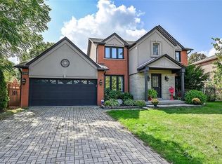 208 Meadowbrook Dr, Hamilton, ON L9G 4P5