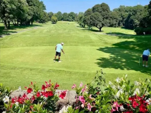 118-82 Metropolitan Avenue image 34 of 35