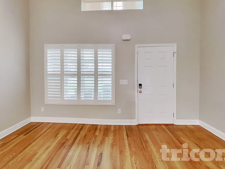 8820 Cole St — Photo 2