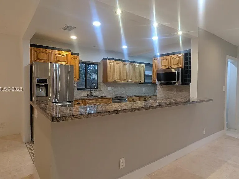 1508 NE 5th Ct — Photo 9