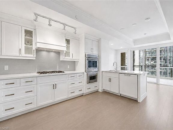 5th image of 2060 Lakeshore Rd #1102