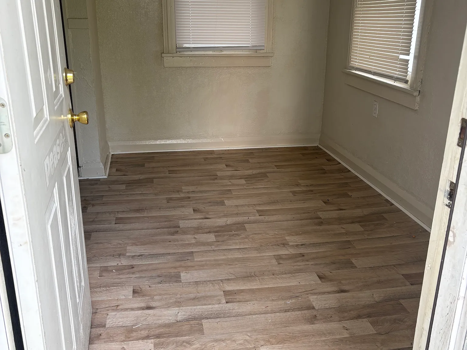 3 bed, 1400 sqft, $1,200 — Photo 2