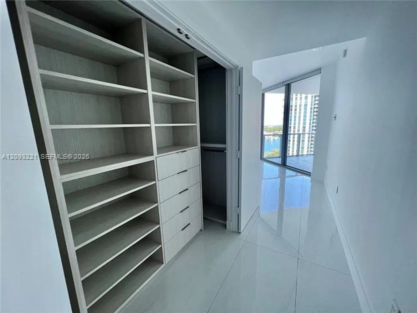 17301 Biscayne Blvd cu-1707, North Miami Beach, FL 33160 — Photo 4