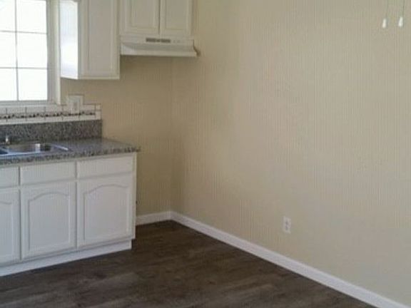 2nd image of 9113 Compton Ave #1/2