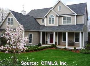 34 Lloyd Rd, Waterford, CT 06385