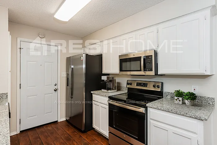 Building Photo - 6589 Old Mill Cir