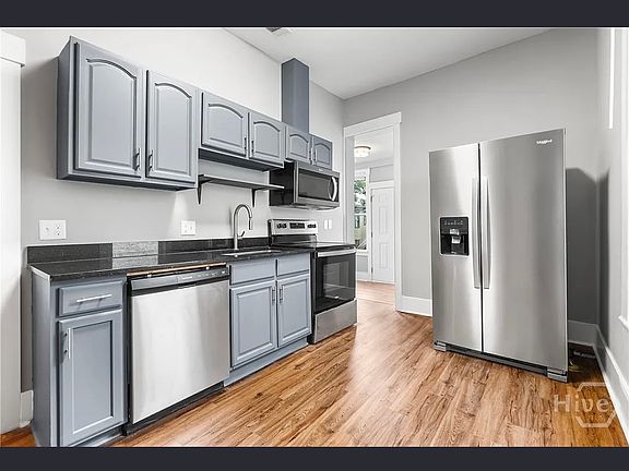 4th image of 523 E 39th St Unit B