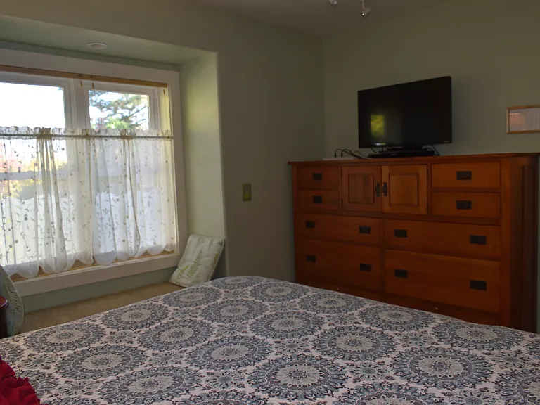 140 Central Ave — Photo 17