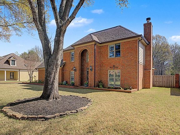 3rd image of 2530 Dibrell Trail Dr