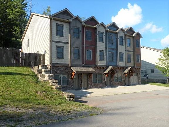 2nd image of E Eighteen Creekside