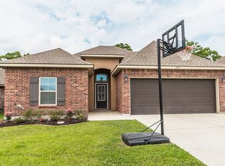 505 Flanders Ridge Dr, Youngsville, LA 70592