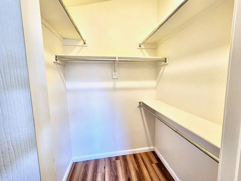 1805 Columbine Village Dr — Photo 11