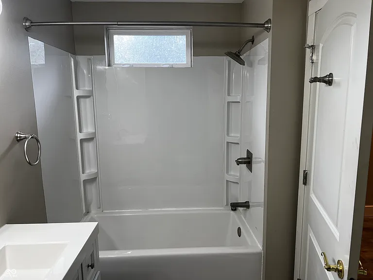 330 W 40th St — Photo 14