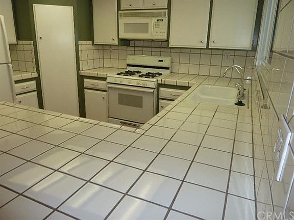 5th image of 17040 Lorene Dr