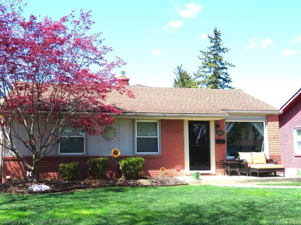 2022 Edgewood St, Dearborn, MI 48124