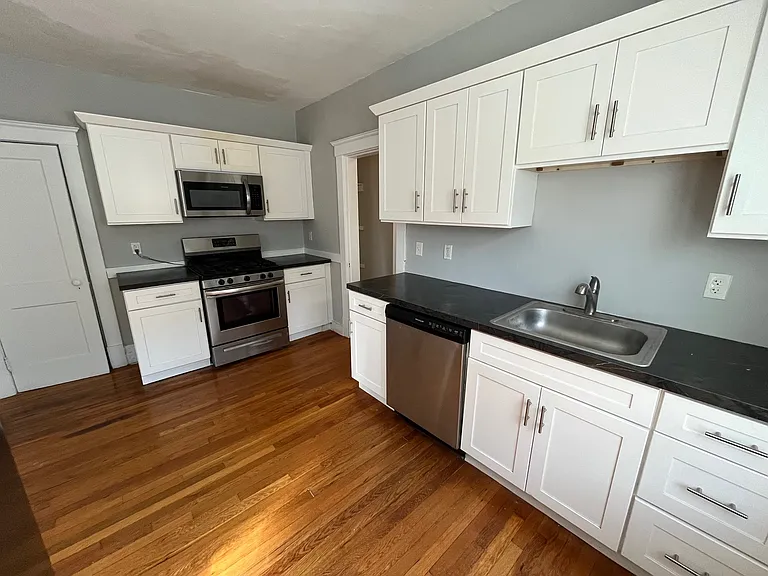 113 Sherwood St #3R — Photo 14