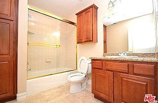 2nd image of 1141 Magnolia Ave APT 6