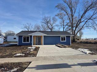 640 S 4th St, Akron, IA 51001