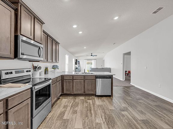 5th image of 2461 OAK STREAM Drive