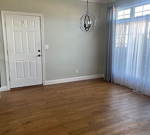 4th image of 1616 W Holland Ct