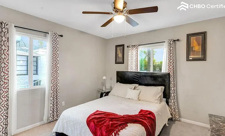 1715 N Whittier Dr — Photo 12