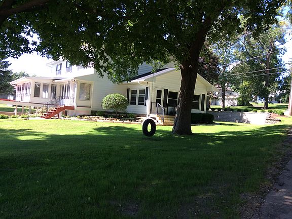 2nd image of 702 Park Dr