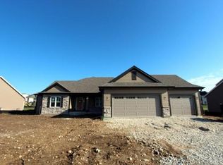 1550 Fox River Run, Village of mukwonago, WI 53149