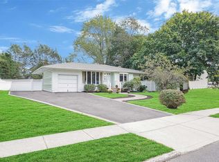 50 Bayberry Dr, Saint James, NY 11780