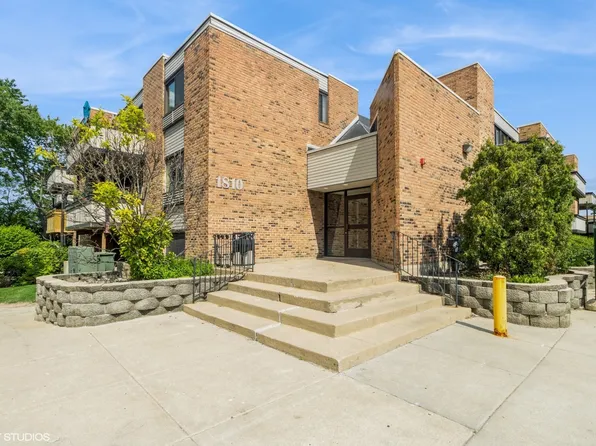 1810 Hemlock Pl APT 104, Schaumburg, IL 60173