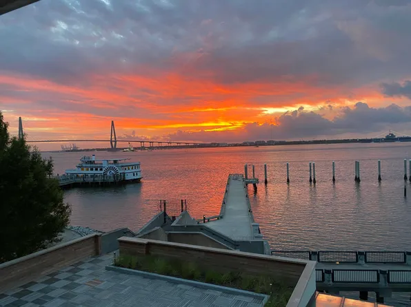 330 Concord St APT Th21, Charleston, SC 29401