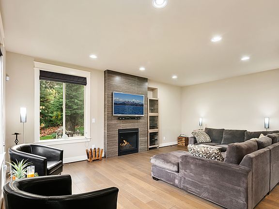 4th image of 16422 232nd Ave NE