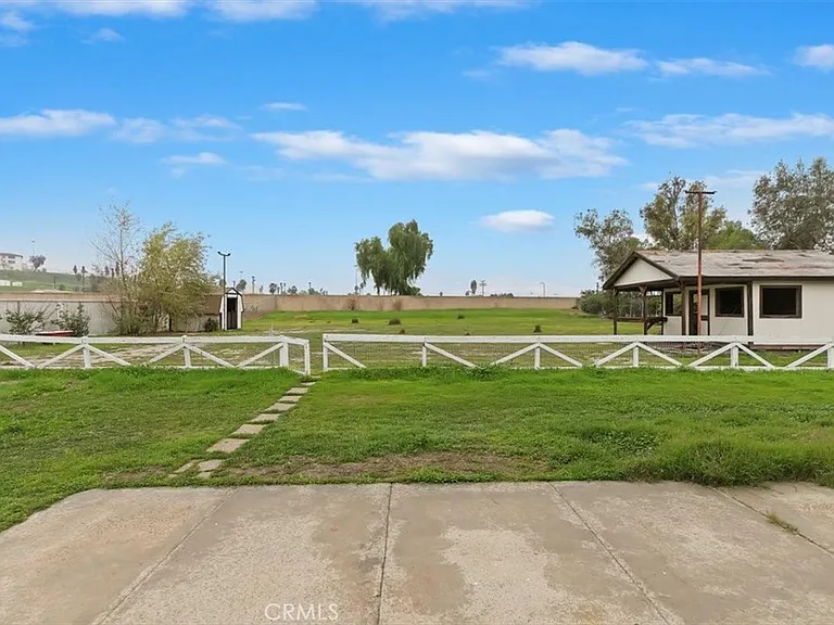 2766 Broken Lance Dr — Photo 33