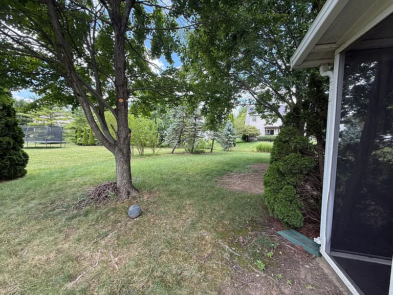 5990 Rings Rd — Photo 40