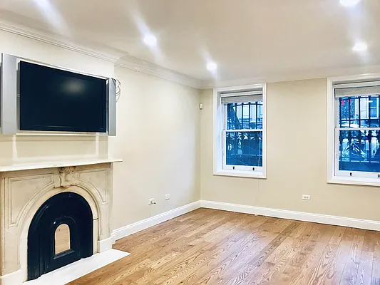 Rented by Compass | media 22